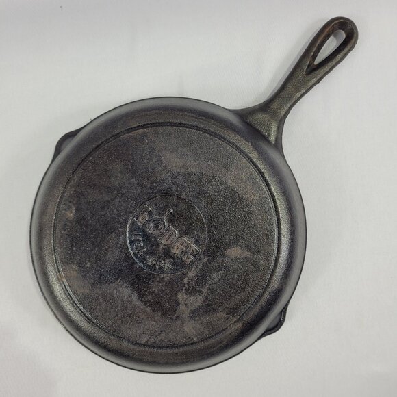Lodge Cast Iron 8" Frying Pan - Picture 2 of 2